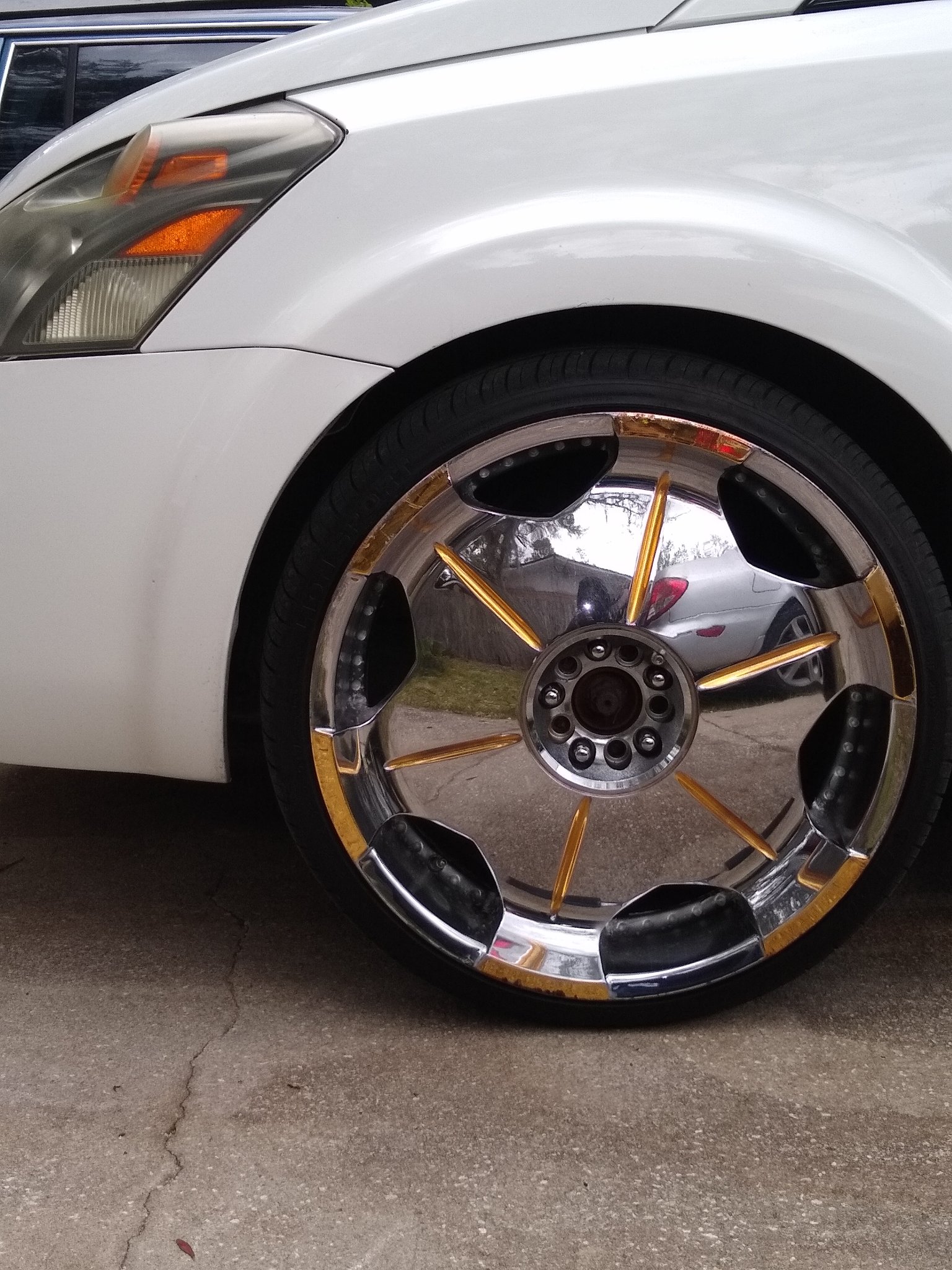ChromeKarats gold plating work — Chrome & Gold Two-Tone Rim on Nissan